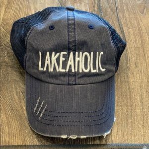 Lakeaholic hat